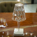 Lumière de table en cristal menée rechargeable acrylique portative d&#39;hôtel